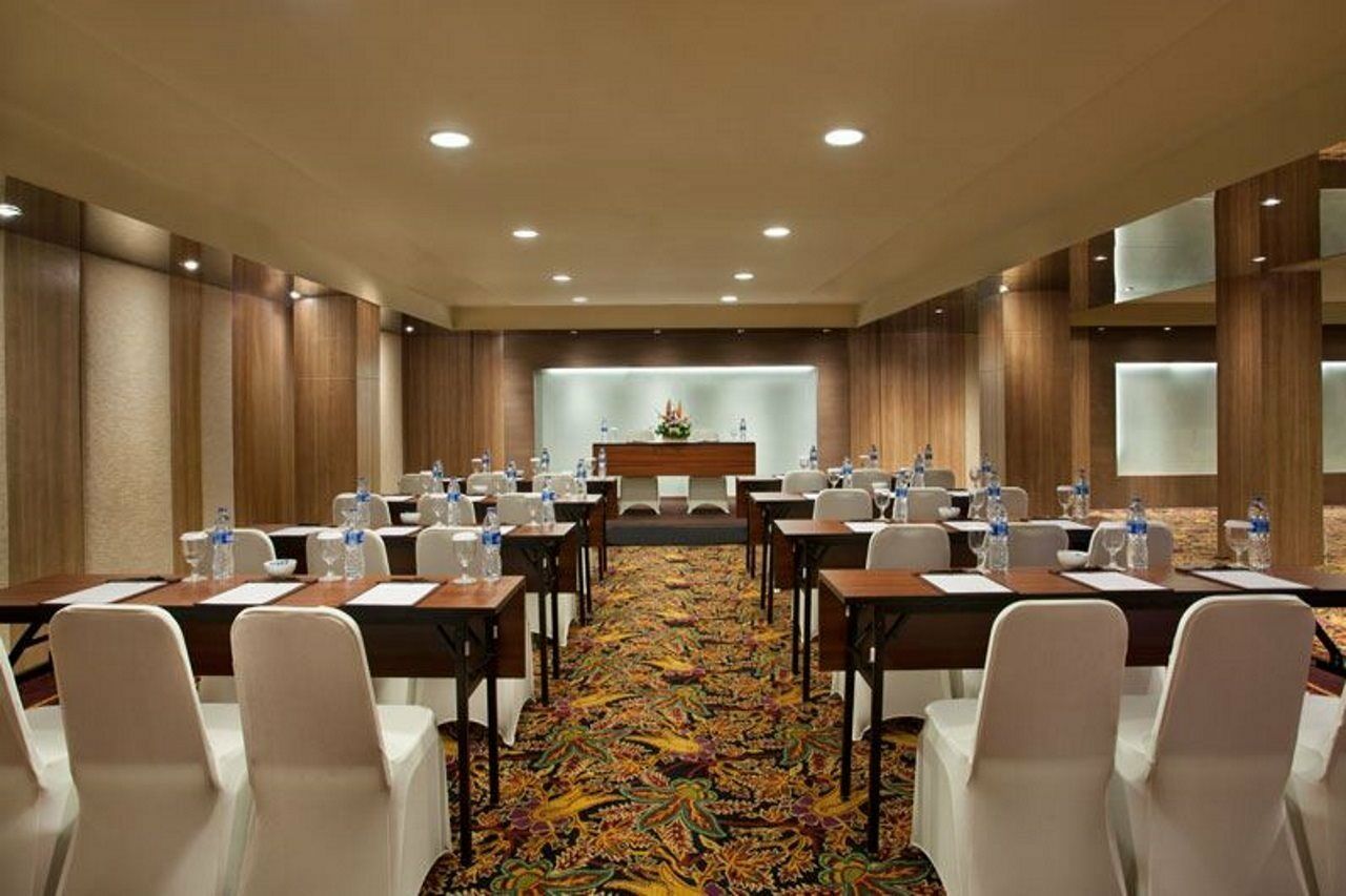 รามาดา บาย วินด์แฮม บาหลี ซันเซ็ตโร้ด กูตา Hotel เซมินยัค ภายนอก รูปภาพ